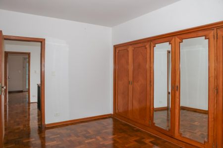 Casa para alugar com 680m², 4 quartos e 4 vagasQuarto 4