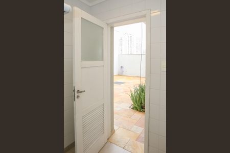 Casa para alugar com 680m², 4 quartos e 4 vagasBanheiro de serviço