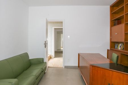 Casa para alugar com 680m², 4 quartos e 4 vagasEscritório 1