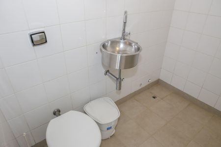 Casa para alugar com 680m², 4 quartos e 4 vagasBanheiro de serviço