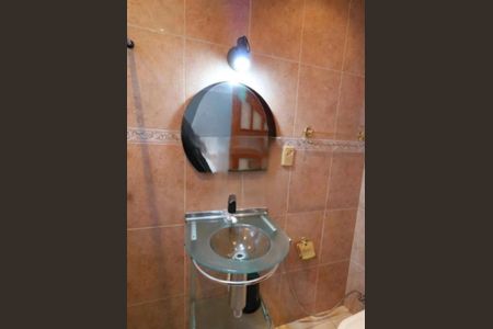 Casa à venda com 210m², 2 quartos e 1 vaga Casa à venda com 210m², 2 quartos e 1 vagaBanheiro