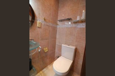 Casa à venda com 210m², 2 quartos e 1 vaga Casa à venda com 210m², 2 quartos e 1 vagaBanheiro