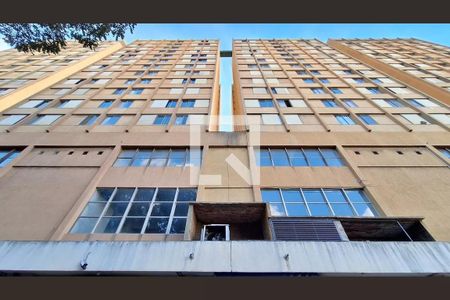 Apartamento para alugar com 63m², 2 quartos e 1 vaga Apartamento para alugar com 63m², 2 quartos e 1 vagaFachada