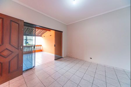 Casa para alugar com 100m², 3 quartos e 3 vagasSala