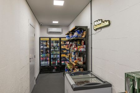 Studio para alugar com 402m², 1 quarto e sem vaga Studio para alugar com 402m², 1 quarto e sem vagaMini Mercado