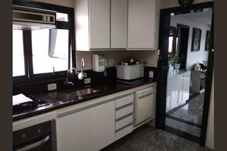 Apartamento à venda com 110m², 3 quartos e 2 vagasCOZINHA