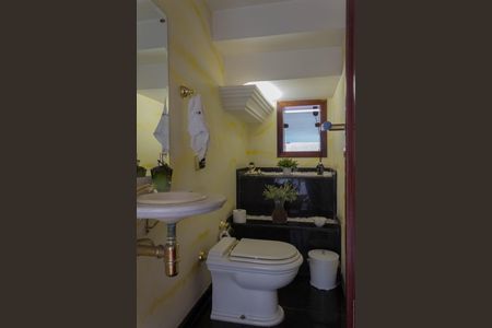 Casa à venda com 209m², 4 quartos e 4 vagasLavabo