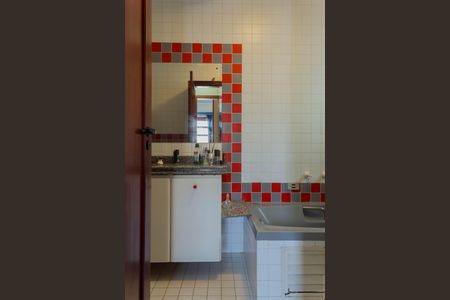 Casa à venda com 209m², 4 quartos e 4 vagasBanheiro