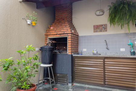 Casa à venda com 209m², 4 quartos e 4 vagasQuintal