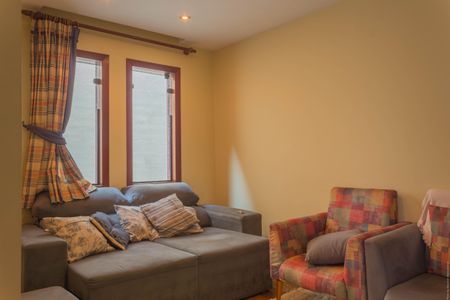 Casa à venda com 209m², 4 quartos e 4 vagasSala de TV