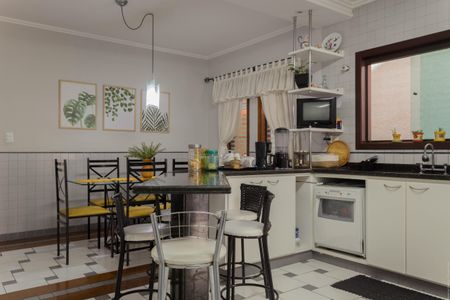 Casa à venda com 209m², 4 quartos e 4 vagasCozinha