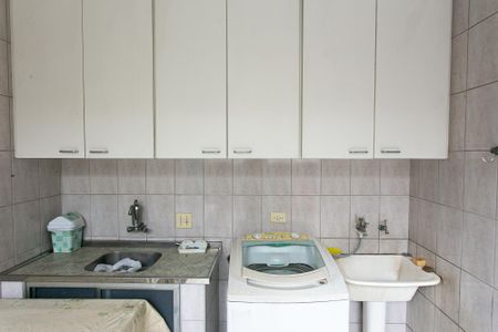 Casa à venda com 80m², 3 quartos e 1 vagaÁrea de Serviço