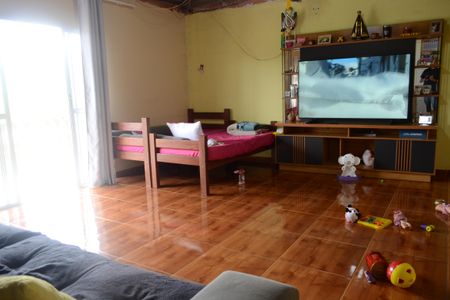 Casa para alugar com 1 quarto, 200m² em Recreio Rio Bonito, Suzano