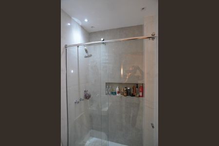 Apartamento à venda com 84m², 2 quartos e 1 vaga Apartamento à venda com 84m², 2 quartos e 1 vagaBanheiro Social