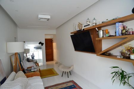 Apartamento à venda com 84m², 2 quartos e 1 vaga Apartamento à venda com 84m², 2 quartos e 1 vagaSala