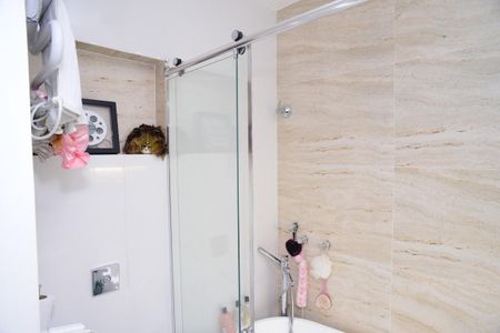 Apartamento à venda com 84m², 2 quartos e 1 vaga Apartamento à venda com 84m², 2 quartos e 1 vagaBanheiro Suíte