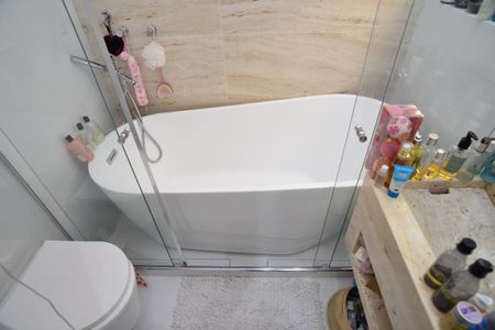 Apartamento à venda com 84m², 2 quartos e 1 vaga Apartamento à venda com 84m², 2 quartos e 1 vagaBanheiro Suíte