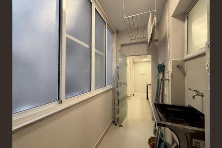 Apartamento à venda com 98m², 3 quartos e sem vaga Apartamento à venda com 98m², 3 quartos e sem vagaÁrea de serviço