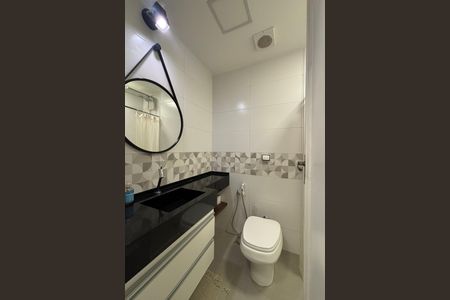 Apartamento à venda com 98m², 3 quartos e sem vaga Apartamento à venda com 98m², 3 quartos e sem vagaBanheiro social