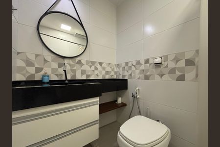 Apartamento à venda com 98m², 3 quartos e sem vaga Apartamento à venda com 98m², 3 quartos e sem vagaBanheiro social