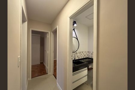 Apartamento à venda com 98m², 3 quartos e sem vaga Apartamento à venda com 98m², 3 quartos e sem vagaBanheiro social