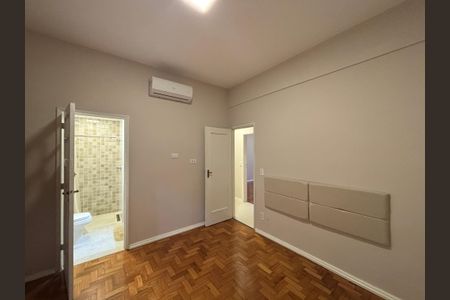 Apartamento à venda com 98m², 3 quartos e sem vaga Apartamento à venda com 98m², 3 quartos e sem vagaSuíte