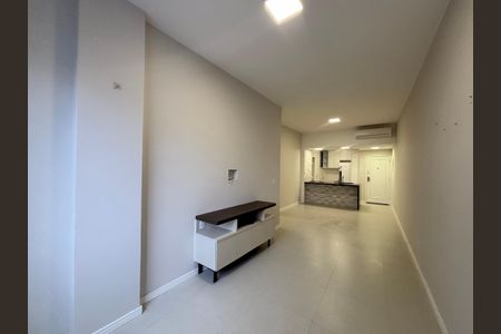 Apartamento à venda com 98m², 3 quartos e sem vaga Apartamento à venda com 98m², 3 quartos e sem vagaSala