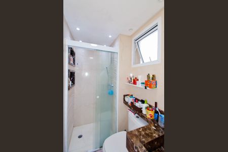 Apartamento à venda com 81m², 2 quartos e 2 vagasBanheiro da Suíte