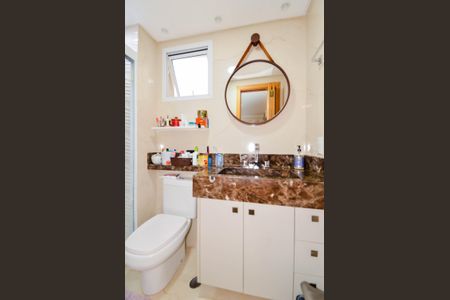 Apartamento à venda com 81m², 2 quartos e 2 vagasBanheiro da Suíte