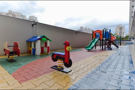Apartamento à venda com 81m², 2 quartos e 2 vagasÁrea comum - Playground