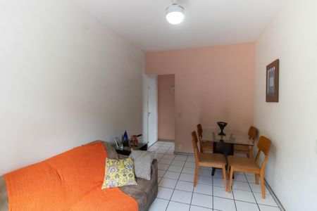 Apartamento à venda com 85m², 2 quartos e 1 vaga Apartamento à venda com 85m², 2 quartos e 1 vagaSala