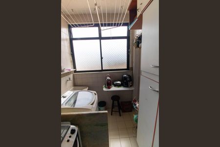 Apartamento à venda com 85m², 2 quartos e 1 vaga Apartamento à venda com 85m², 2 quartos e 1 vagaCozinha e Área de Serviço