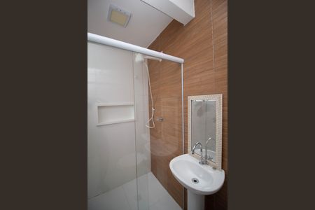 Banheiro de kitnet/studio para alugar com 1 quarto, 25m² em Jardim Sao Ricardo, São Paulo