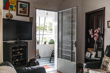 Sala de casa à venda com 2 quartos, 200m² em Carlos Prates, Belo Horizonte