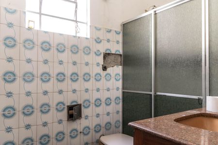 Banheiro  de casa à venda com 2 quartos, 200m² em Carlos Prates, Belo Horizonte