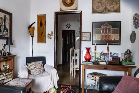 Sala de casa à venda com 2 quartos, 200m² em Carlos Prates, Belo Horizonte