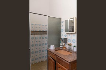 Casa à venda com 200m², 2 quartos e 3 vagasBanheiro 