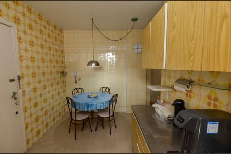 Apartamento à venda com 122m², 3 quartos e 2 vagasCozinha