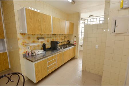 Apartamento à venda com 122m², 3 quartos e 2 vagasCozinha