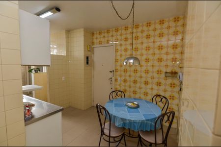 Apartamento à venda com 122m², 3 quartos e 2 vagasCozinha