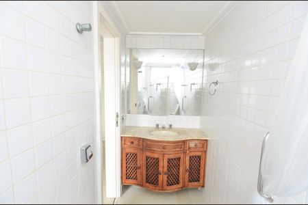 Apartamento à venda com 122m², 3 quartos e 2 vagasBanheiro da Suíte