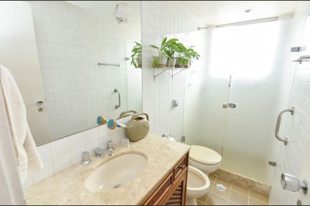 Apartamento à venda com 122m², 3 quartos e 2 vagasBanheiro Social