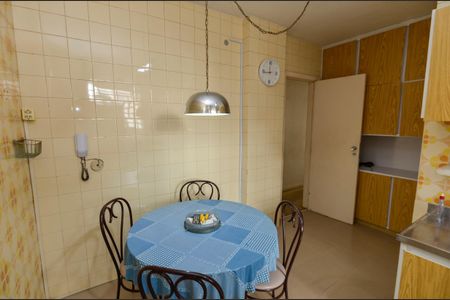 Apartamento à venda com 122m², 3 quartos e 2 vagasCozinha