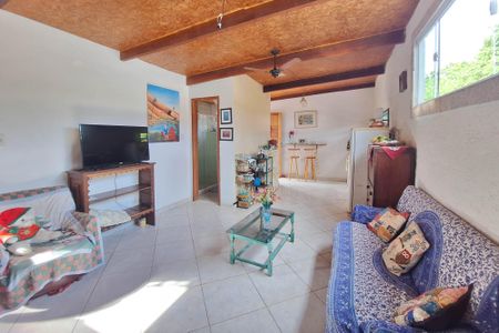 Sala de casa para alugar com 2 quartos, 63m² em Maravista, Niterói