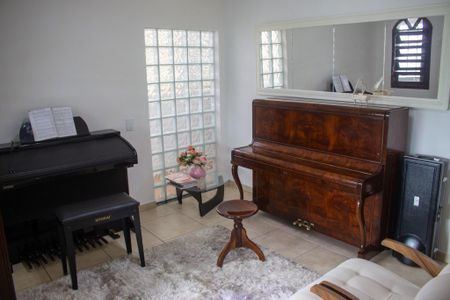 Casa para alugar com 300m², 4 quartos e 3 vagasSala 1