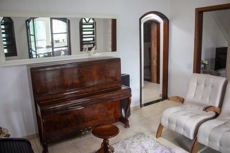 Casa para alugar com 300m², 4 quartos e 3 vagasSala 1