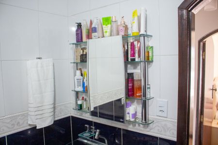 Casa para alugar com 300m², 4 quartos e 3 vagasBanheiro 2