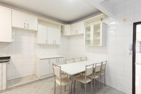 Casa à venda com 105m², 2 quartos e 1 vaga Casa à venda com 105m², 2 quartos e 1 vagaCozinha - Armários