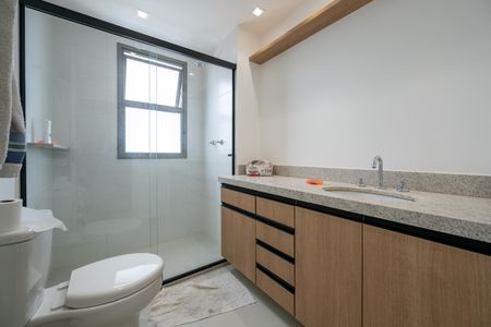 Apartamento para alugar com 85m², 2 quartos e 1 vaga Apartamento para alugar com 85m², 2 quartos e 1 vagaBanheiro da Suíte 1