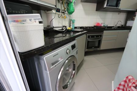 Apartamento à venda com 65m², 2 quartos e 1 vagaÁrea de Serviço